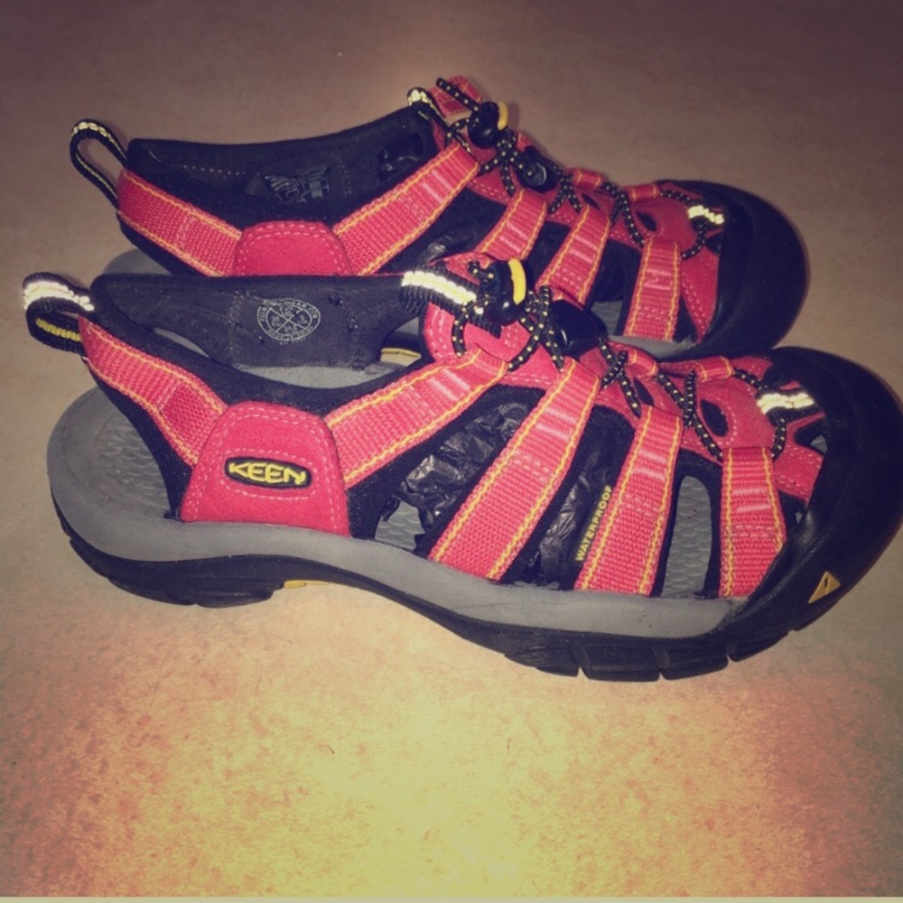 🌱🍂🍃Keen 7.5 Rugged Sandals🌼🍂🌿